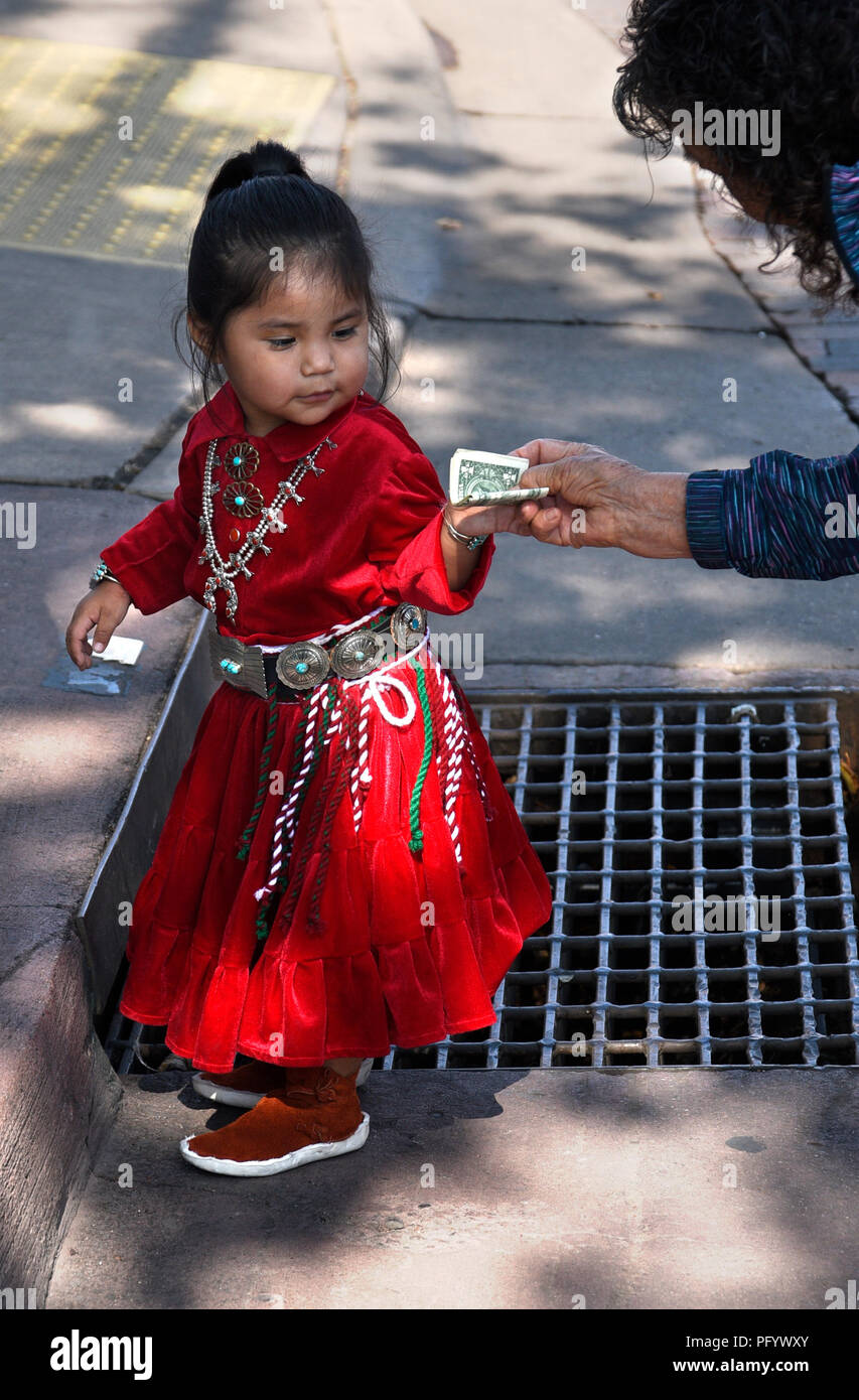 Navajo clothing Banque de photographies et d'images à haute résolution -  Alamy