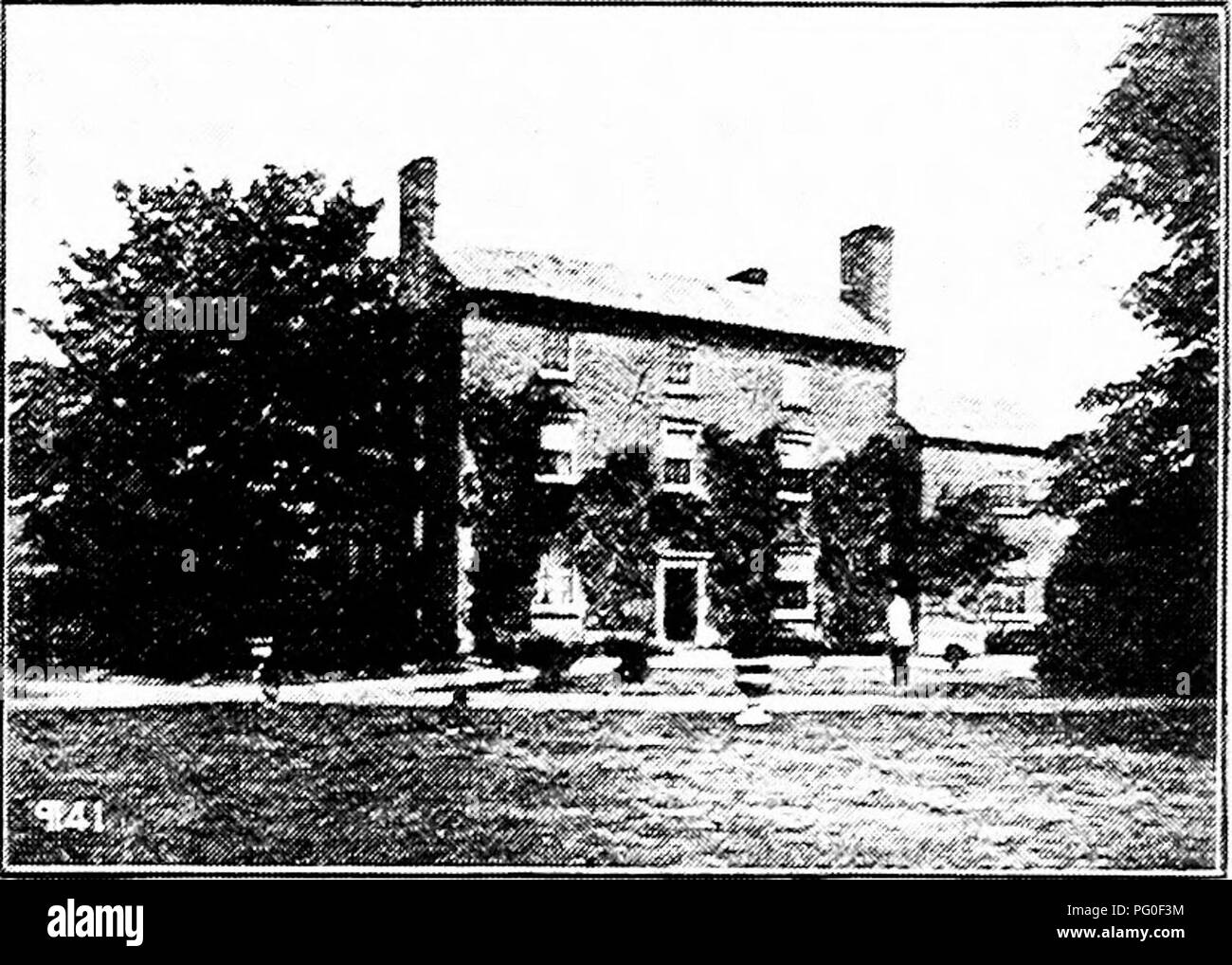 Ce récit historique retrace les origines et le développement de la race Hereford, l'une des plus anciennes races bovines améliorées. Il discute de son évolution, de ses caractéristiques et de son importance en agriculture, en particulier pour la production de viande. Le récit couvre également les concours de prix pour le bétail Hereford, soulignant sa valeur dans l'industrie agricole du XIXe siècle. Banque D'Images