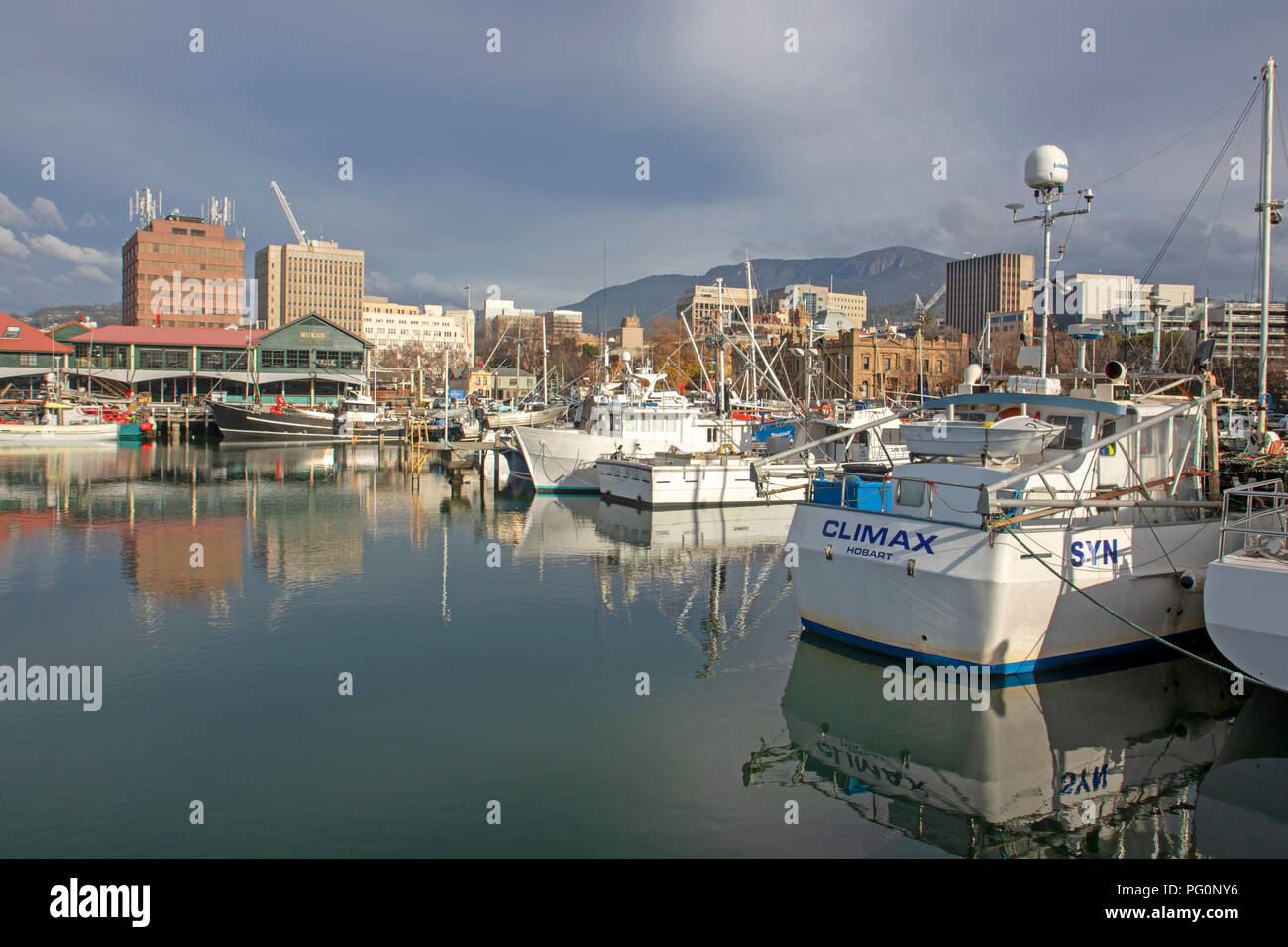 Les bateaux de pêche dans la région de Hobart's docks Banque D'Images