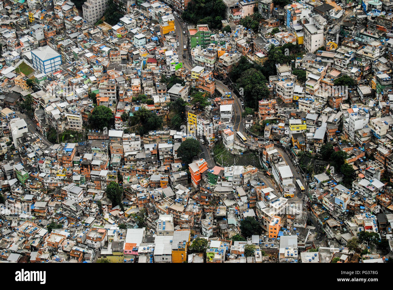 Rio De Janeiro Bresil 22 Juin 13 Une Vue Detaillee De Rocinha Favela De Rio De Janeiro Rio De Janeiro Est La Quatrieme Ville La Plus Peuplee D Amerique Du Sud Avec Une Population Rio De Janeiro Bresil 22 Juin 13 Une Vue Detaillee De Rocinha Favela De Rio De Janeiro Rio De Janeiro Est La Quatrieme Ville La Plus Peuplee D Amerique Du Sud Avec Une Population