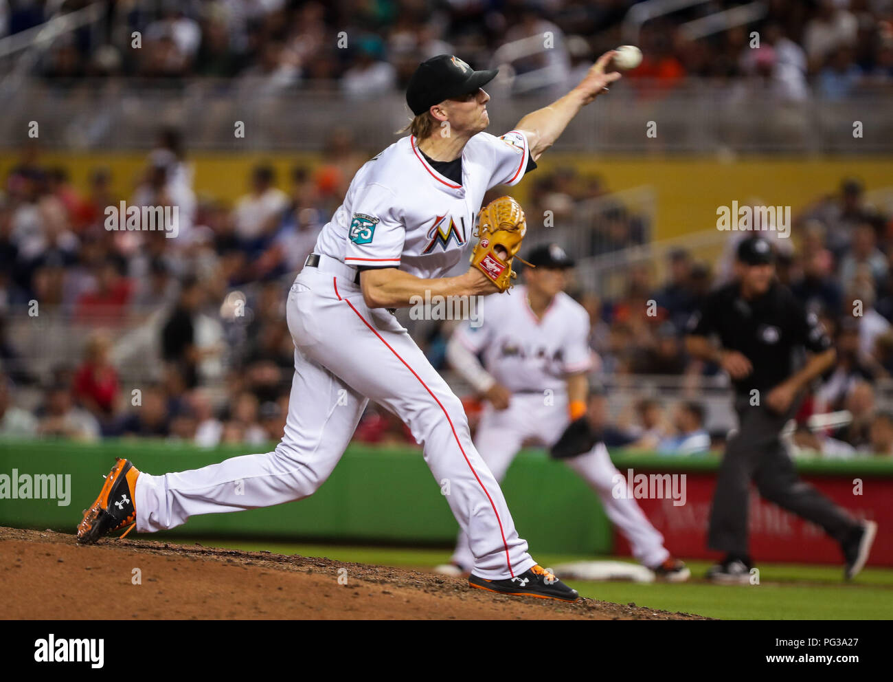 22 août 2018 : Miami Marlins, lanceur droitier Adam Conley (61) offre un emplacement dans le haut de la septième manche lors d'un match entre la MLB New York Yankees et les Marlins de Miami Marlins au Park à Miami, en Floride. Les marlins a gagné 9-3. Mario Houben/CSM Banque D'Images