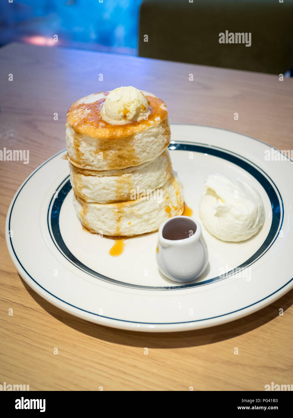 Crêpes japonaises à soufflé de qualité supérieure de Gram café and Pancakes à Hiroshima, au Japon. Banque D'Images