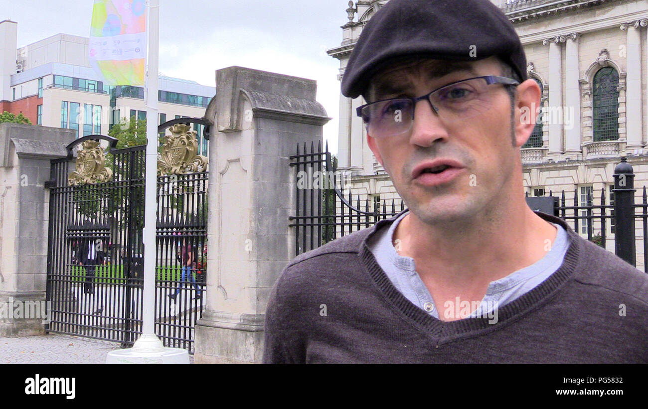 Sean Faloon, maltraité depuis huit ans par le célèbre pédophile prêtre Malachy Finnegan, a déclaré que les actions du Pape parleront plus fort que ses paroles lors de sa visite en Irlande. Banque D'Images