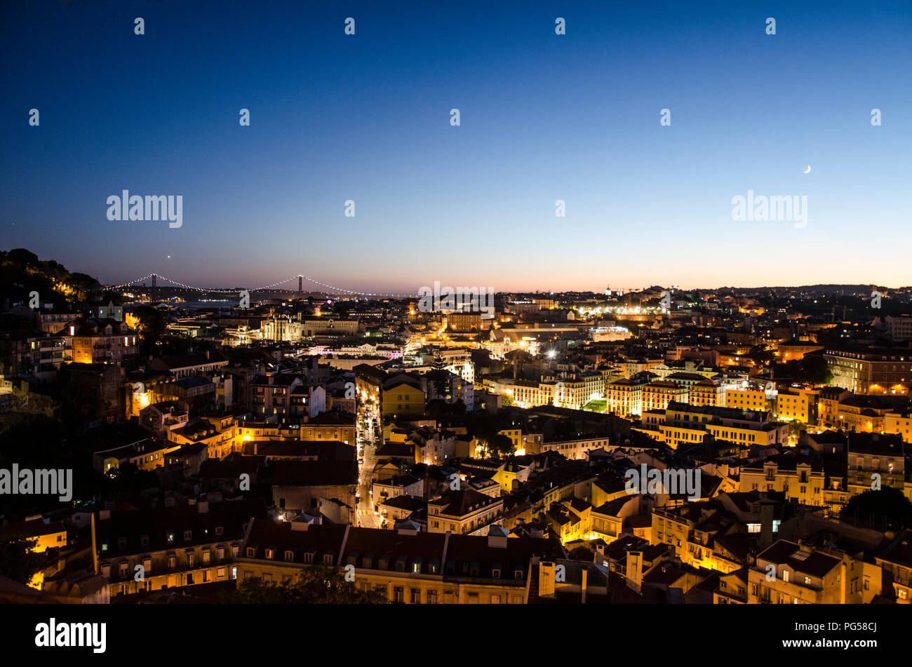 Paysage de Lisbonne Graca à vue la nuit, Portugal, Europe Banque D'Images