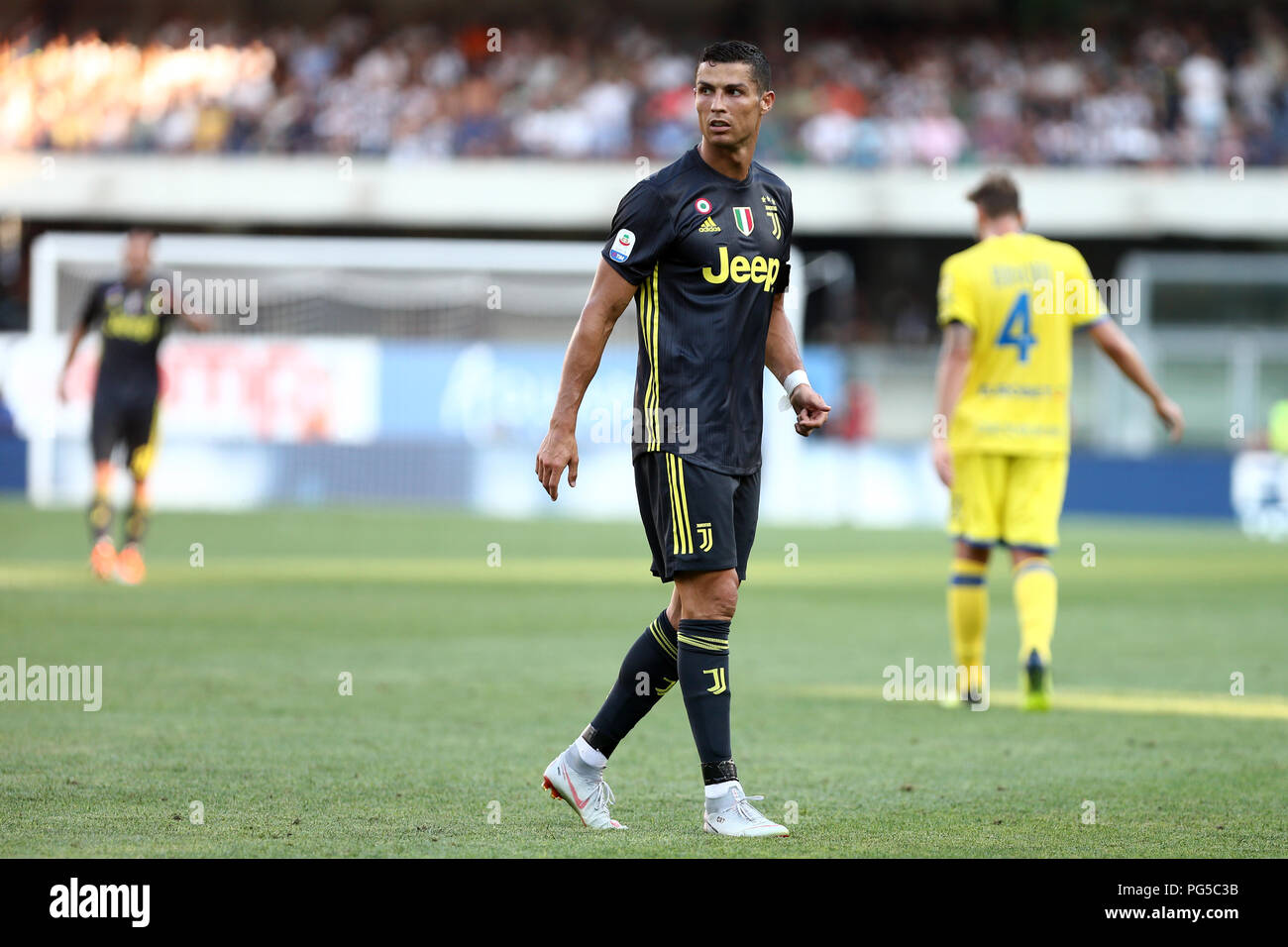 Cristiano Ronaldo de la Juventus en action au cours de la série d'un match de football entre l'Ac Chievo Vérone et la Juventus. Banque D'Images