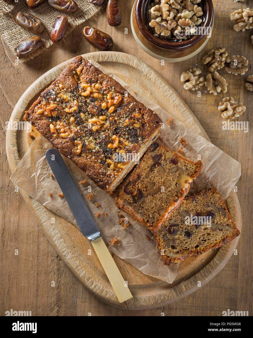 Date et pain de noix. Banque D'Images