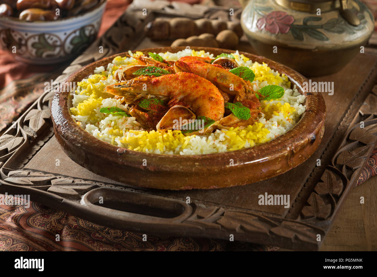 Ghalieh Maygu. Golfe persique crevettes style avec des herbes et le tamarin Banque D'Images