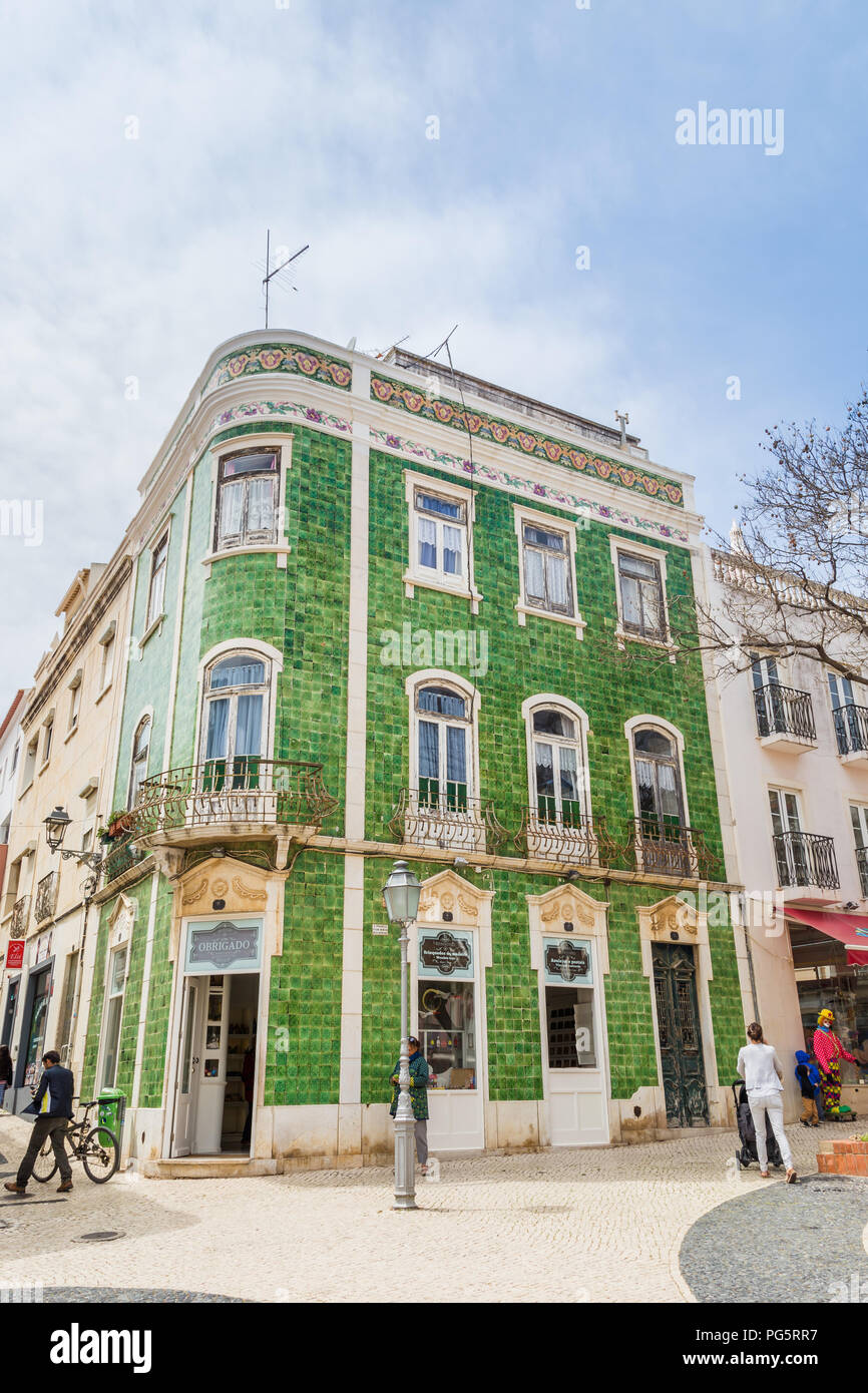 Lagos, Portugal - 22 Avril 2017 : Street view Lagos en l'Algue Banque D'Images