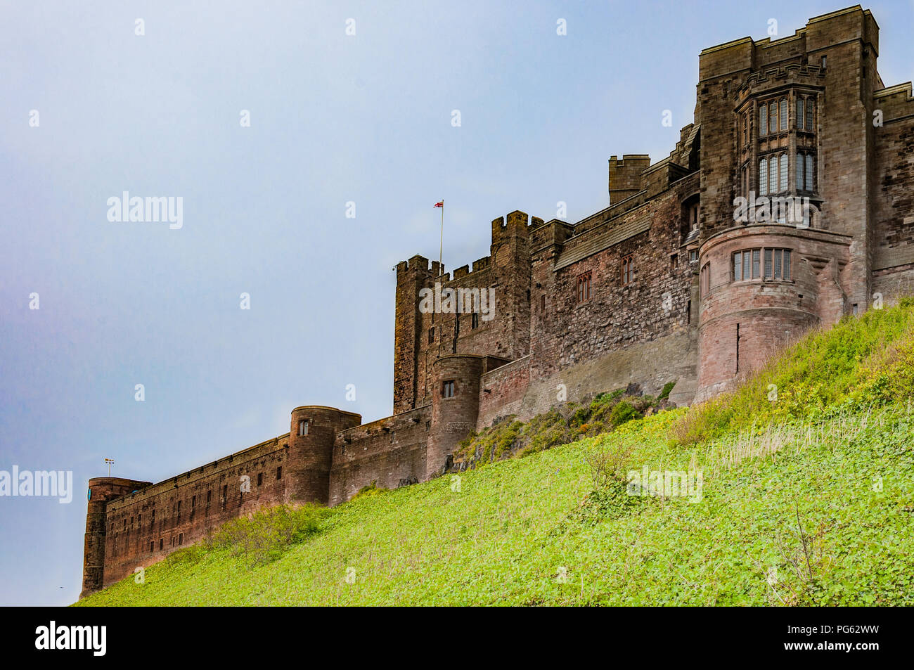 Le Donjon, remparts et King's Hall au château de Bamburgh, Northumberland, England, UK Banque D'Images