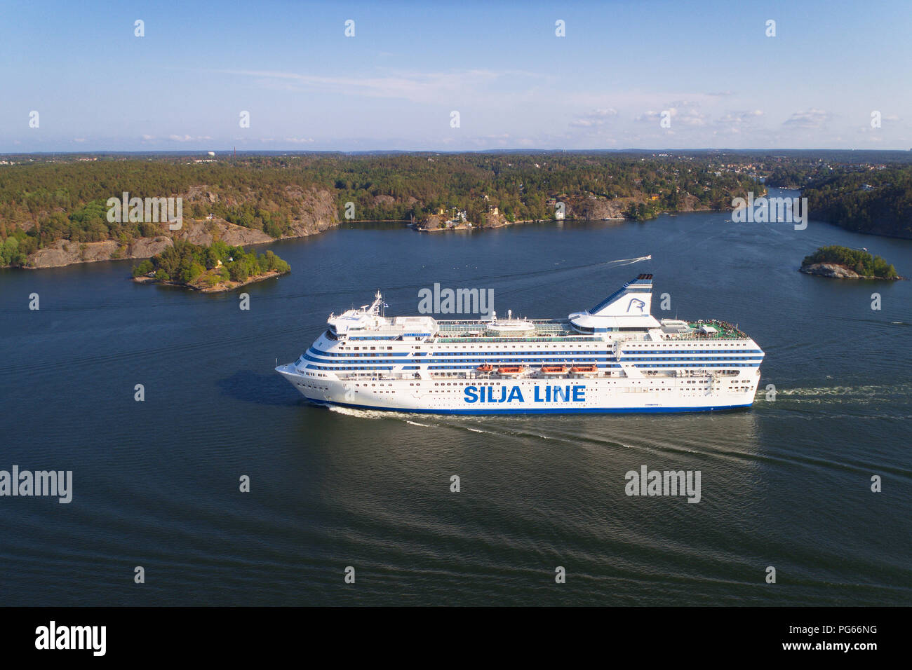 Lidingo, Suède - 31 juillet 2018 : Vue aérienne de la Silja Line navire ropax Silja Serenade Stockholm à Helsinki Banque D'Images
