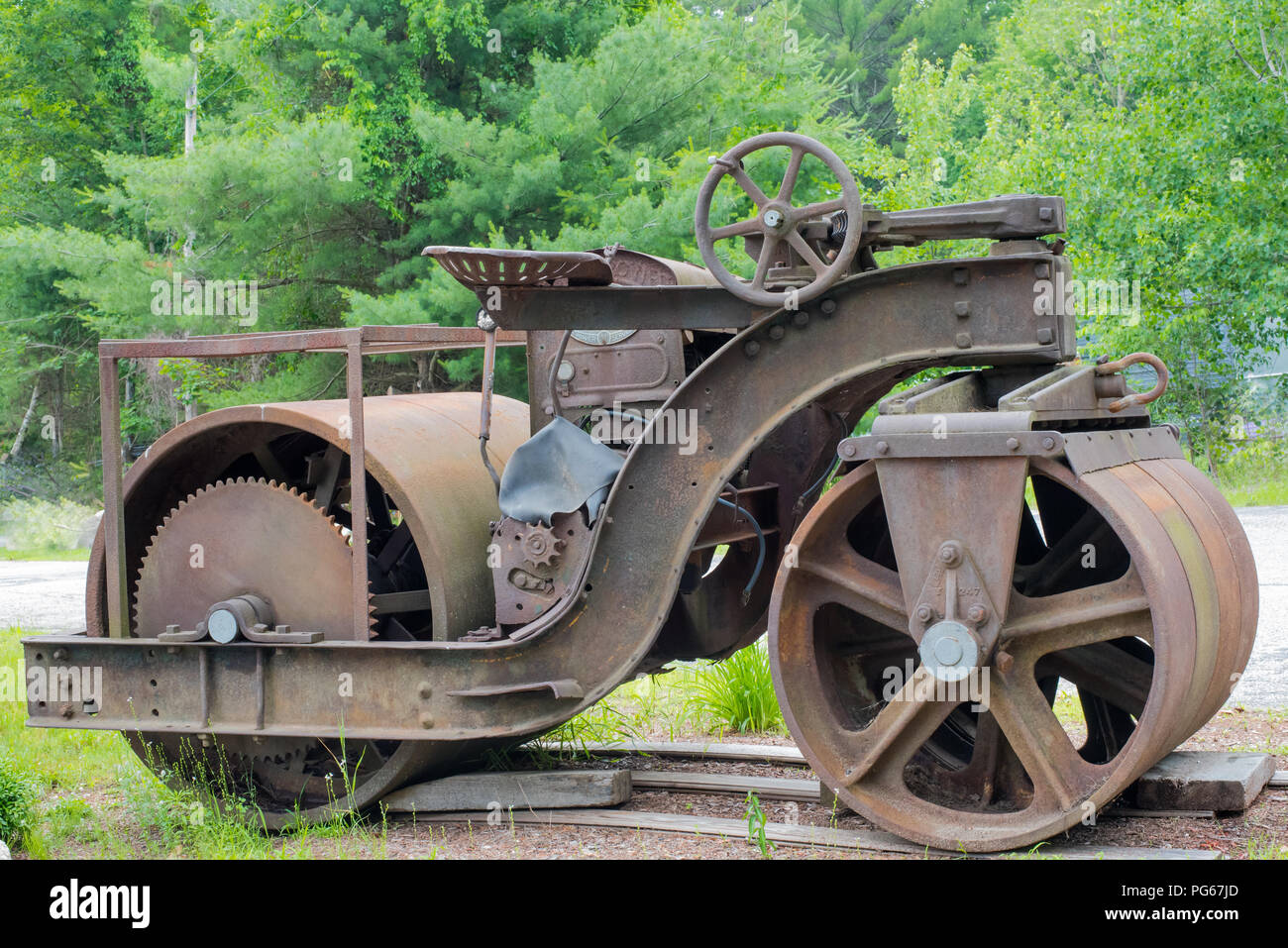 Meubles anciens en fonte fonctionnant au gaz road roller Banque D'Images