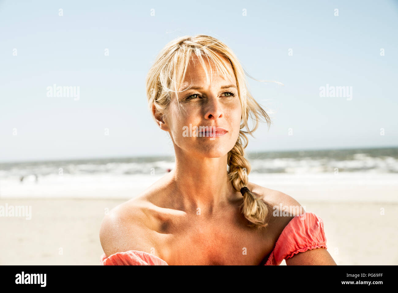 Portrait de femme sur la plage Banque D'Images