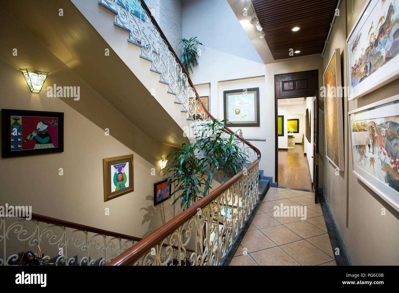 27 janvier 2018 - Hanoi, Vietnam : Intérieur de la galerie du dragon à la mode au cœur du vieux quartier de Hanoi, Vietnam. Le Vieux Quartier est un bien Banque D'Images