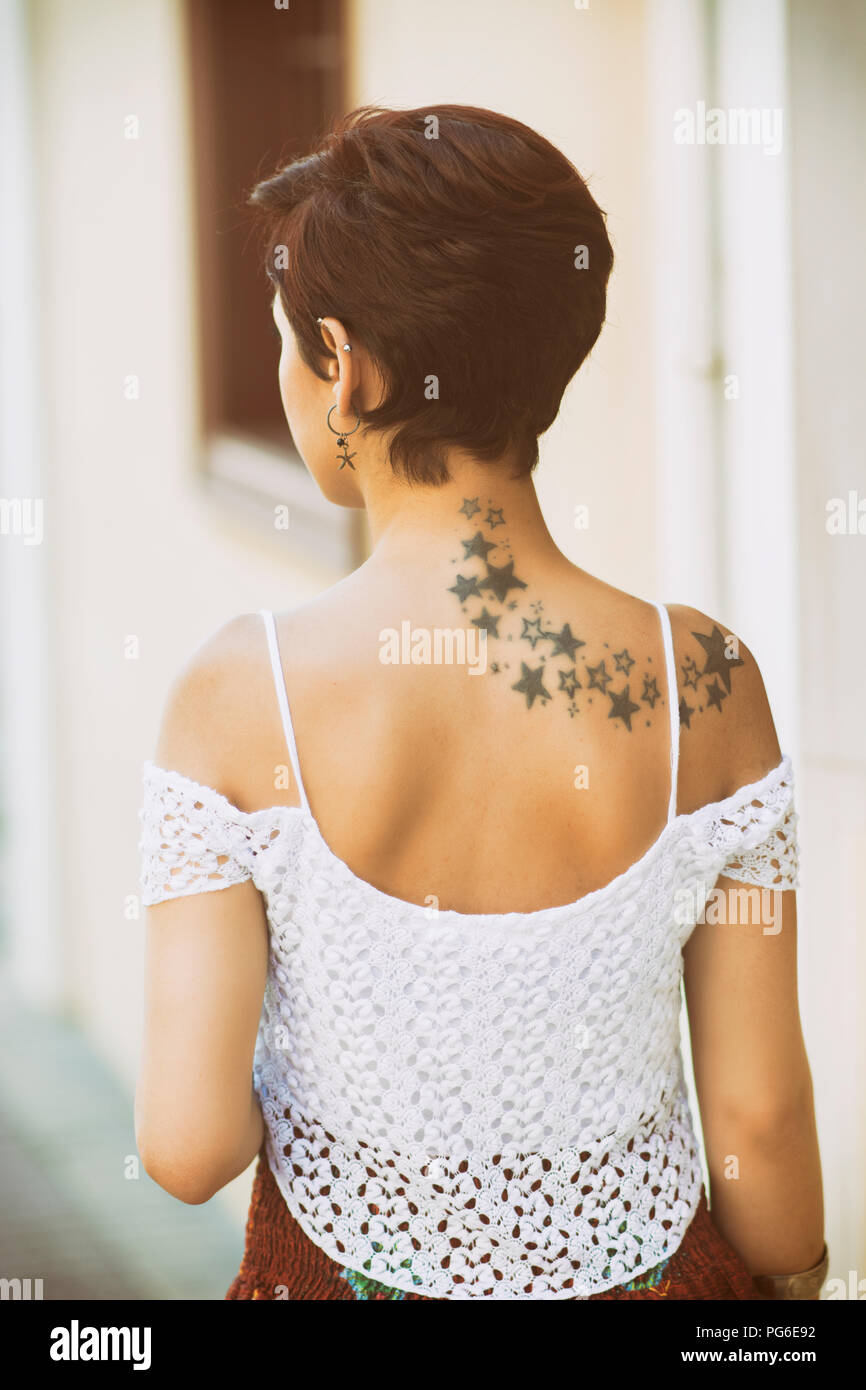 20 Idées De Tatouages Pour Le Dos