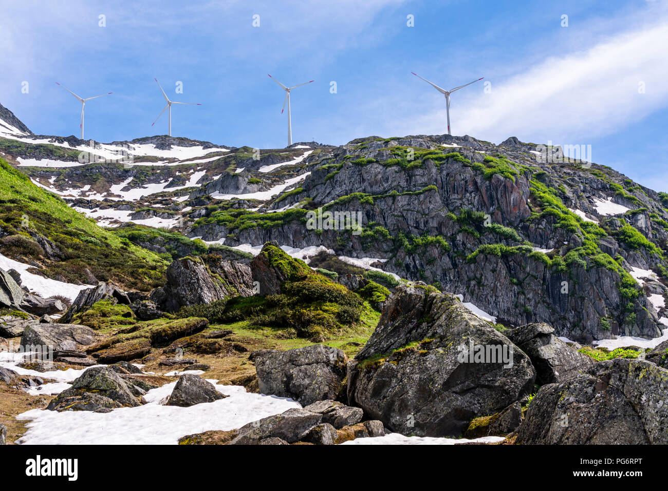 Suisse, Valais, le vent les roues à l'Nufenen-Pass Banque D'Images