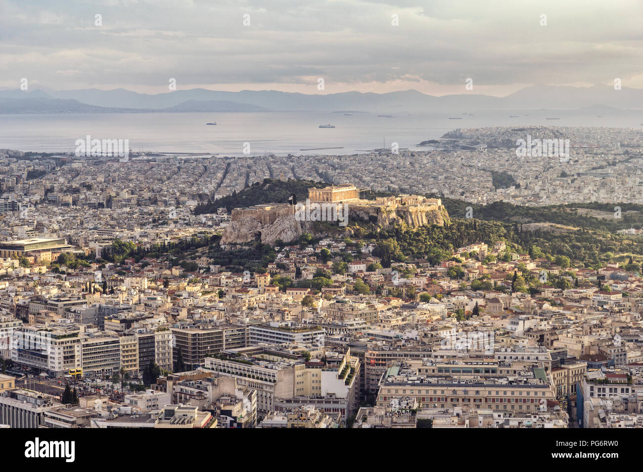 Grèce, Athènes, Attique, vue depuis le mont Lycabette sur ville avec Acropole Banque D'Images