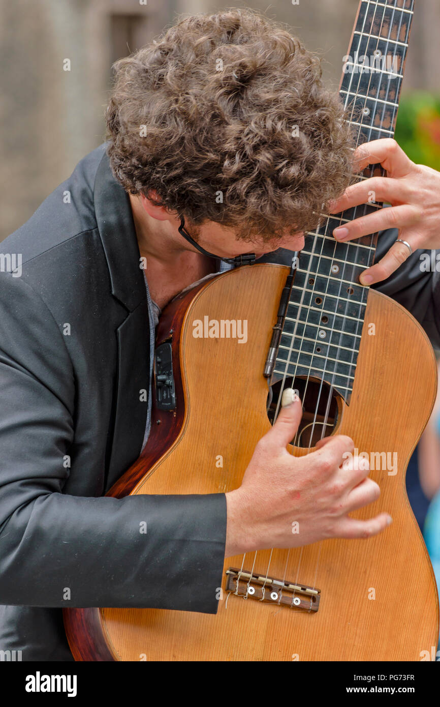 EDINBURGH FESTIVAL FRINGE 2018 CLASSIC GUITAR PLAYER Banque D'Images