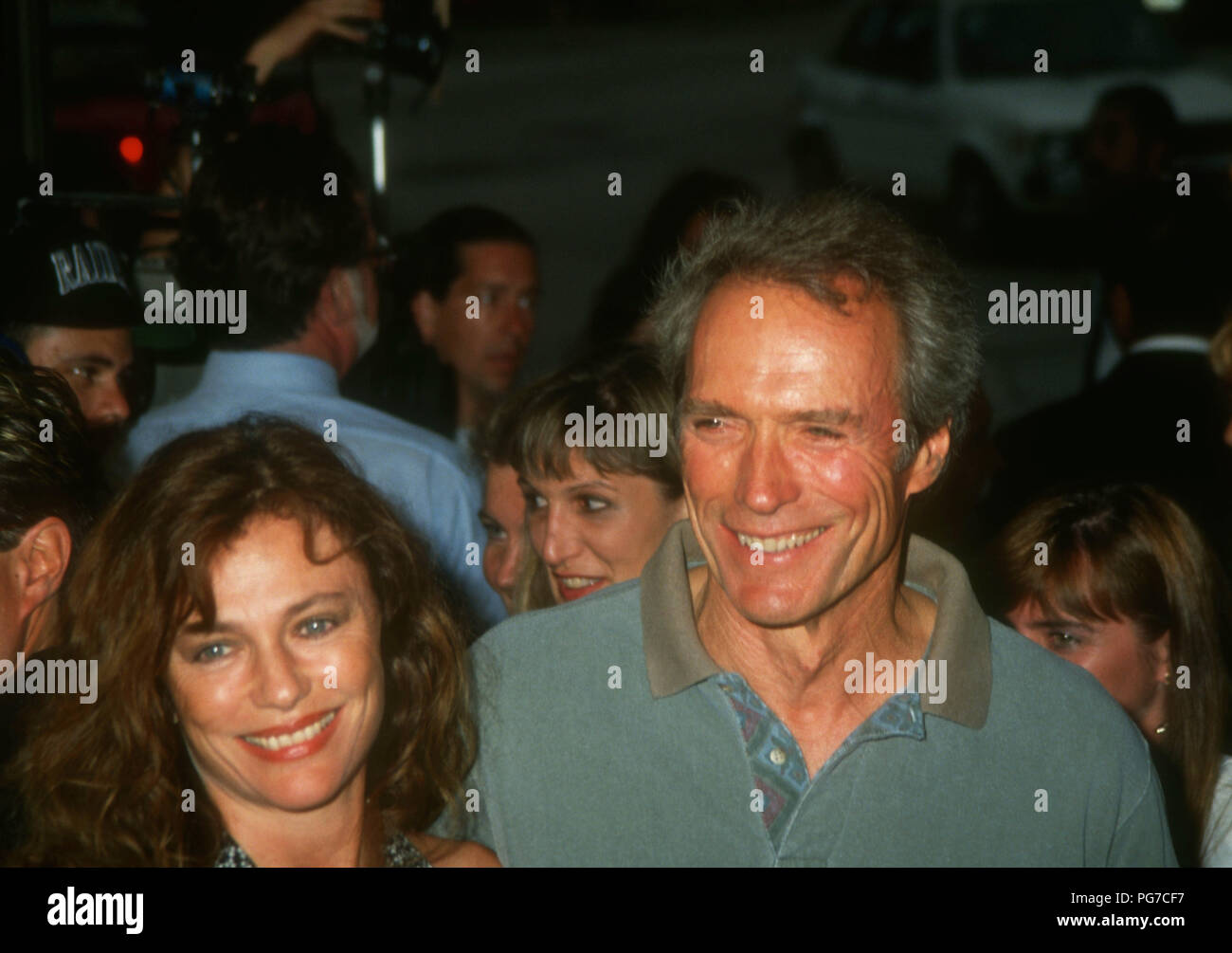 WESTWOOD, CA - 03 août : (L-R) L'actrice Jacqueline Bisset et directeur/acteur Clint Eastwood assiste à la Warner Bros Pictures 'Unforgiven' Westwood création le 3 août 1992 à Mann Bruin Theatre à Westwood, en Californie. Photo de Barry King/Alamy Stock Photo Banque D'Images