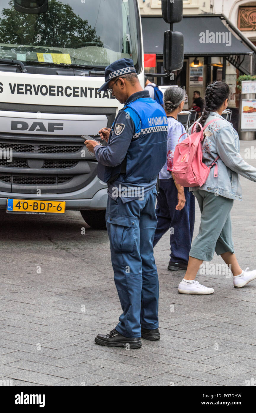 La loi de donner une amende à Amsterdam aux Pays-Bas 2018 Photo Stock -  Alamy