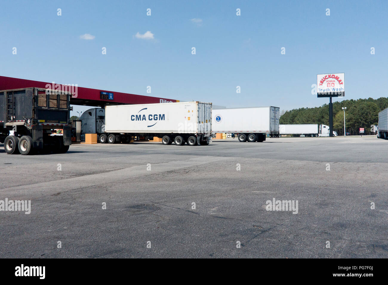 Truck Stop gas station (station service) - USA Banque D'Images