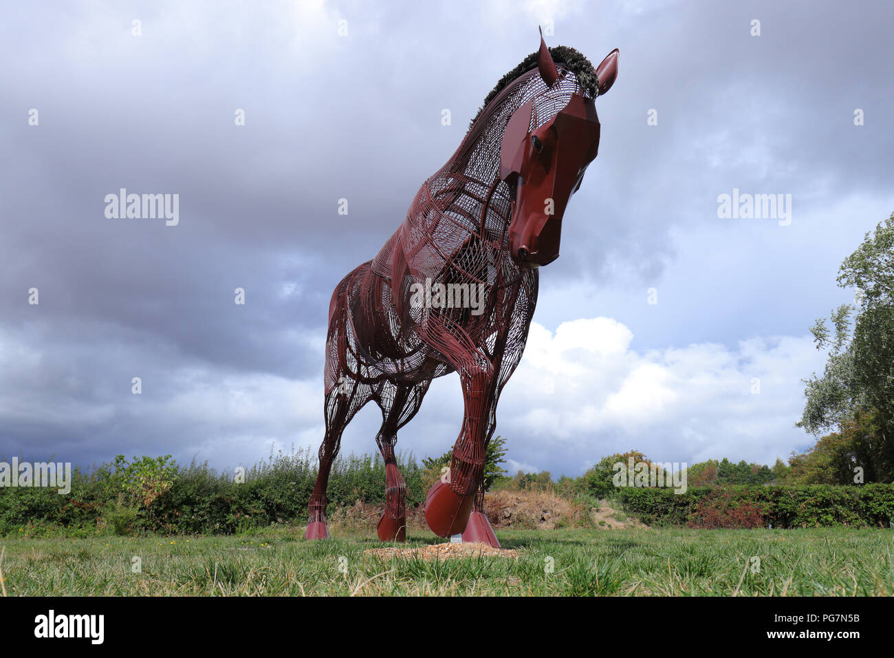 Le Cheval de Guerre war memorial sculpture in Featherstone , West Yorkshire pour se souvenir des 353 personnes qui sont mortes pendant la WW1 de la ville. Banque D'Images