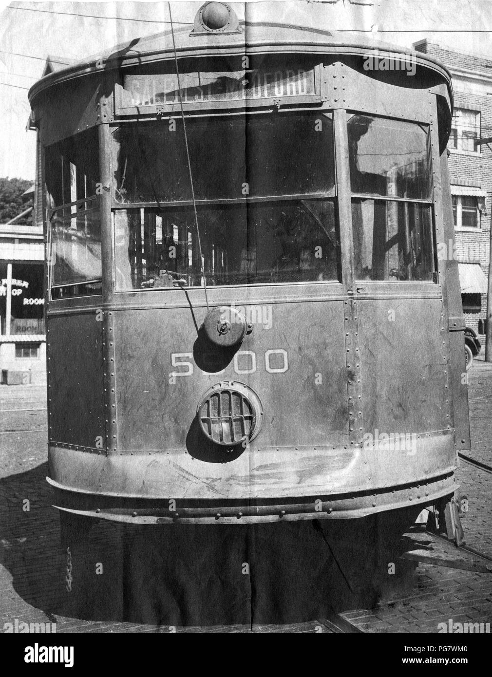 Légende originale : Div. Voiture 4 # 5900. Voiture et auto collision. 12 septembre 1927 1:45 Chelsea et Bunker Hill rues. Photo Salem Street. C.H. Medford. Le 12 septembre, 1927 11:15 heures. Banque D'Images