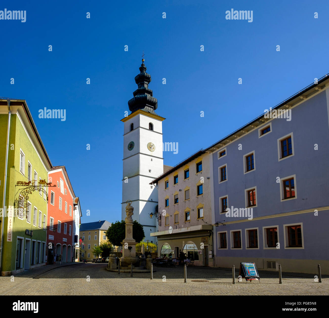 Allemagne, Berlin, Chiemgau, Rupertiwinkel, Waging am See, l'église paroissiale Saint Martin Banque D'Images