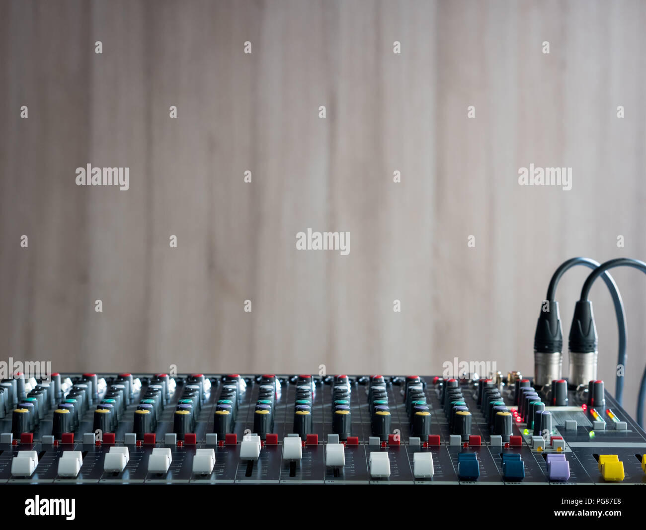 Mélangeur audio en studio de musique à l'intérieur Banque D'Images
