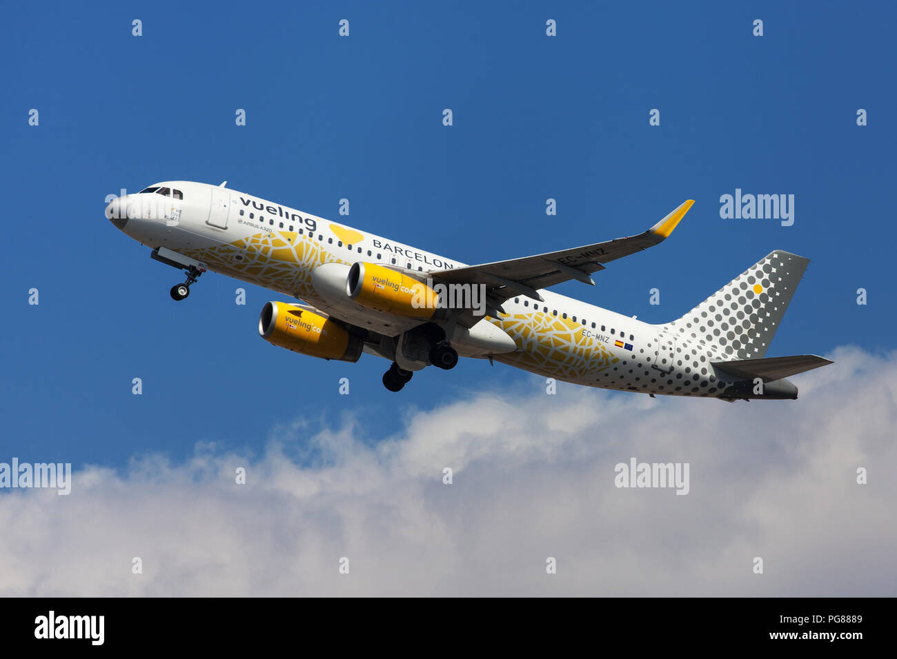 Vueling airlines take off Banque de photographies et d'images à haute  résolution - Alamy