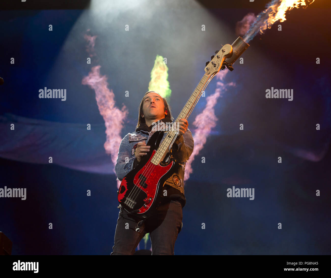 Le premier jour, le spectacle de garçon Fall Out se déroule sur la scène principale au Reading Festival 2018 Banque D'Images