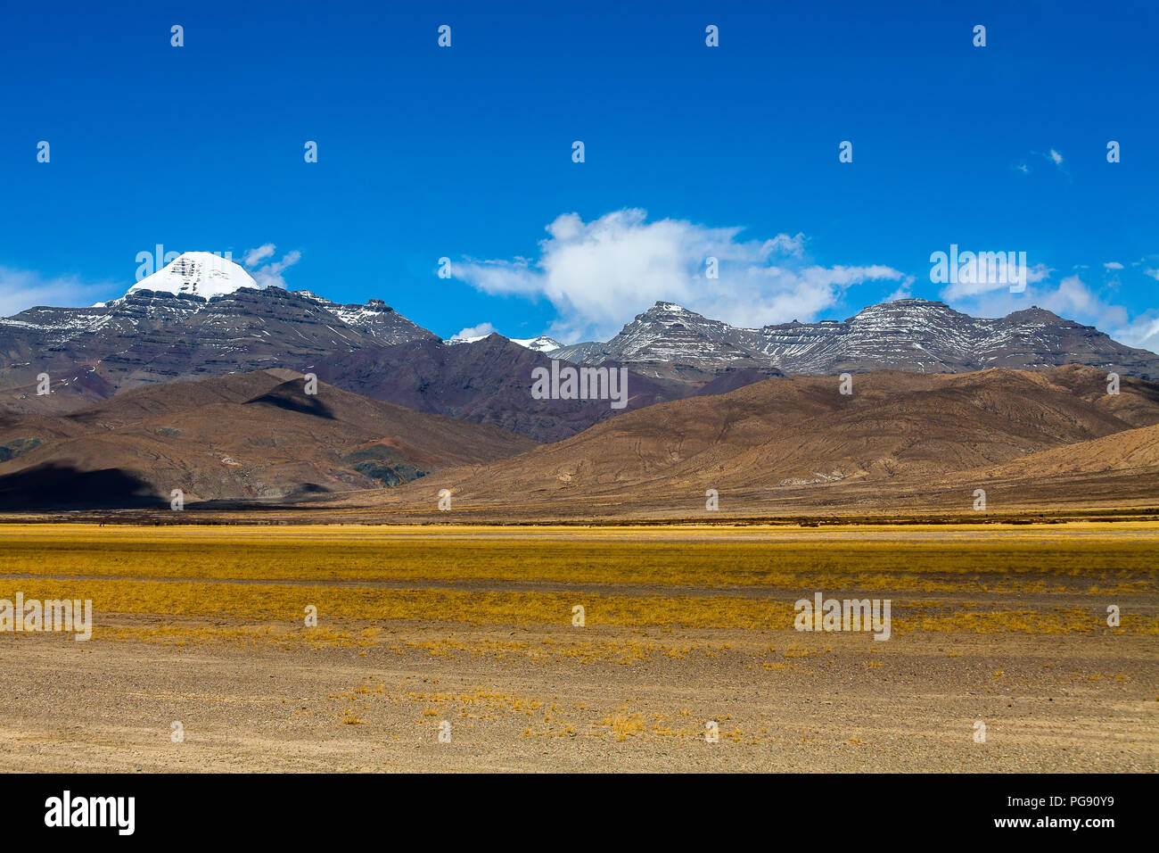 Sommet enneigé du mont Saint Kailash, bouddhisme tibétain, montagne sacrée. Tibet, Chine. Banque D'Images