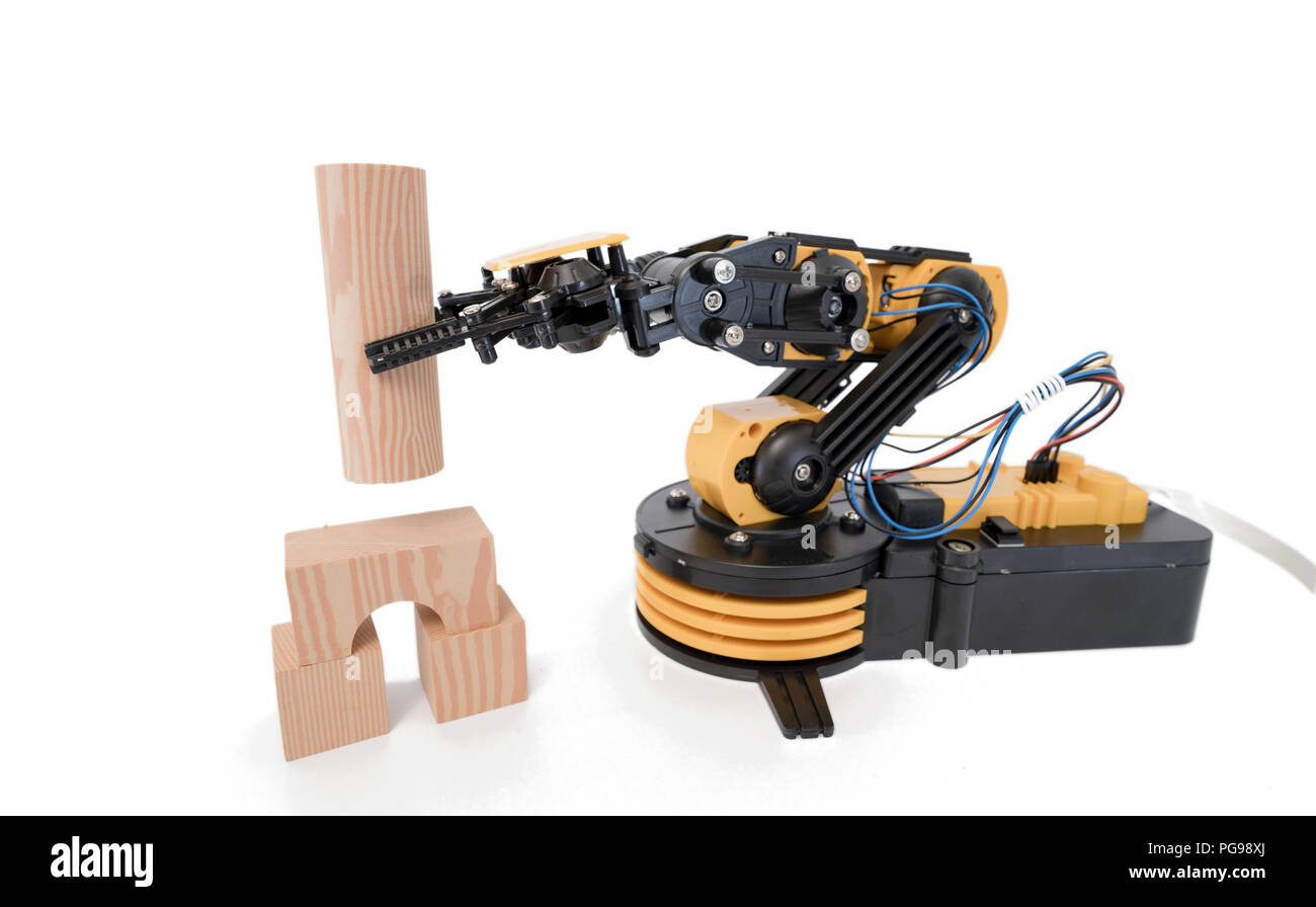 Bras robotique à l'aide de blocs de construction. Banque D'Images
