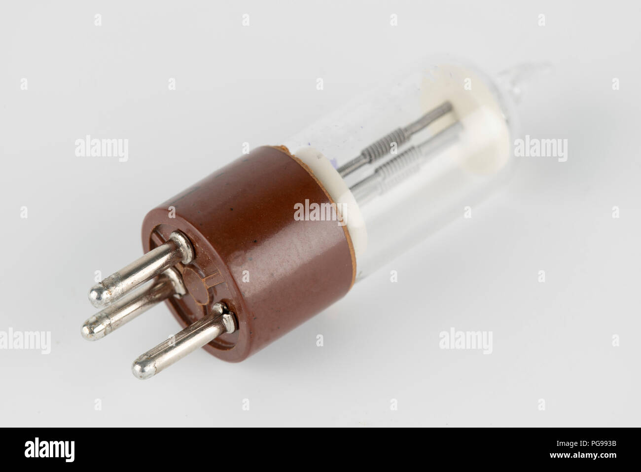 Tube à vide électronique radio (ampoule). Banque D'Images