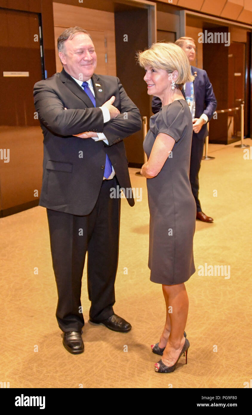Secrétaire Michael R. Pompeo parle avec Julie Bishop FM australienne au sein de l'ANASE en 2018 Singapour, Singapour, août 4, 2018. Banque D'Images