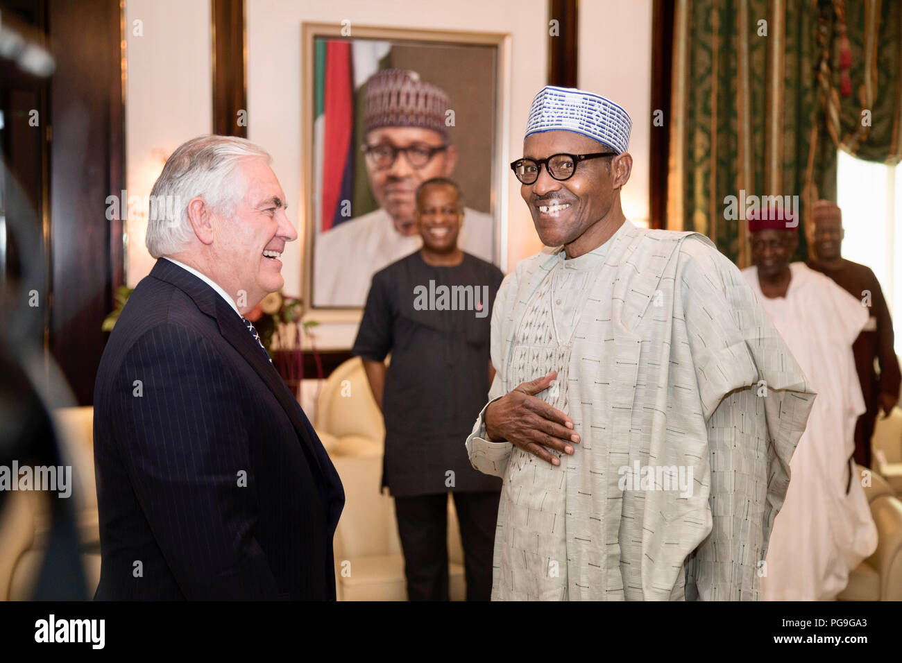 La secrétaire d'État des États-Unis, Rex Tillerson s'entretient avec le Président nigérian Muhammadu Buhari à Aso Rock la Villa Présidentielle à Abuja, Nigéria, le 12 mars 2018. Banque D'Images