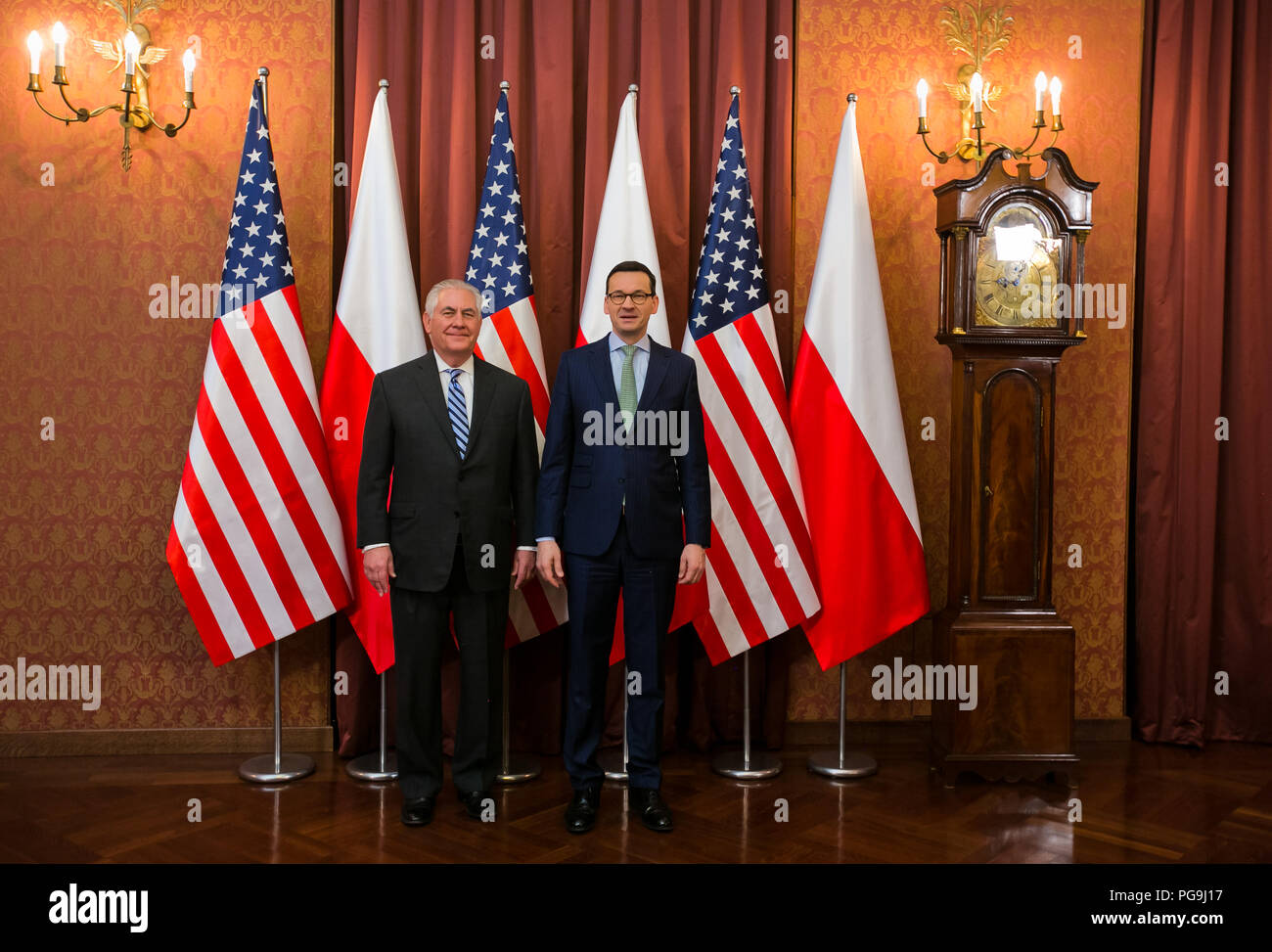 La secrétaire d'État Rex Tillerson et le Premier ministre polonais, Mateusz Morawiecki posent pour des photos lors de leur réunion à Varsovie, Pologne le 27 janvier 2018. Banque D'Images