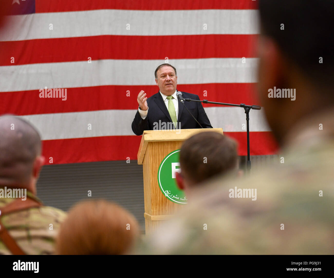 La secrétaire d'État des États-Unis, Michael R. Pompeo visite les militaires à Kaboul, en Afghanistan, le 9 juillet 2018. Banque D'Images