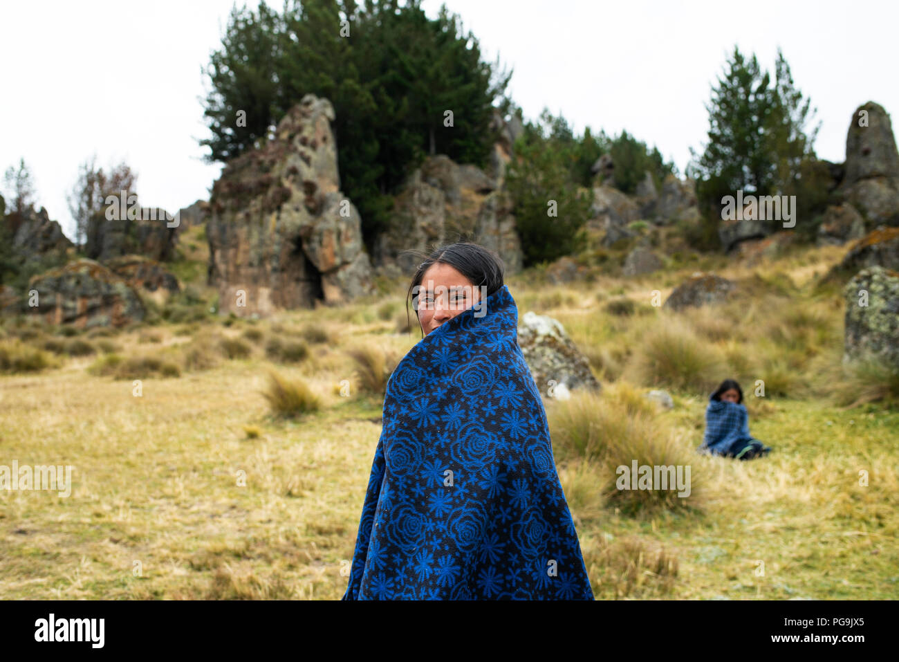 Péruvien inconnu girl à Cumbe Mayo site archéologique. Cajamarca, Pérou. Jul 2018 Banque D'Images