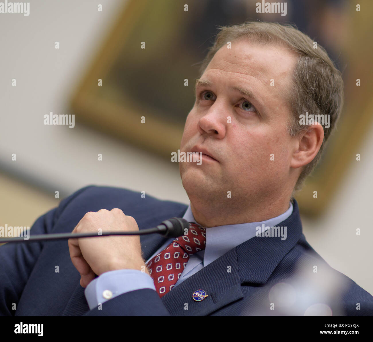L'administrateur de la NASA Jim Bridenstine témoigne devant le Sous-comité de la Chambre sur les forces stratégiques au cours d'une audition sur la situation spatiale : Perspectives de l'ensemble de l'administration sur les rôles et responsabilités, vendredi 22 juin 2018 à la maison de M. Rayburn Immeuble de bureaux à Washington. Banque D'Images