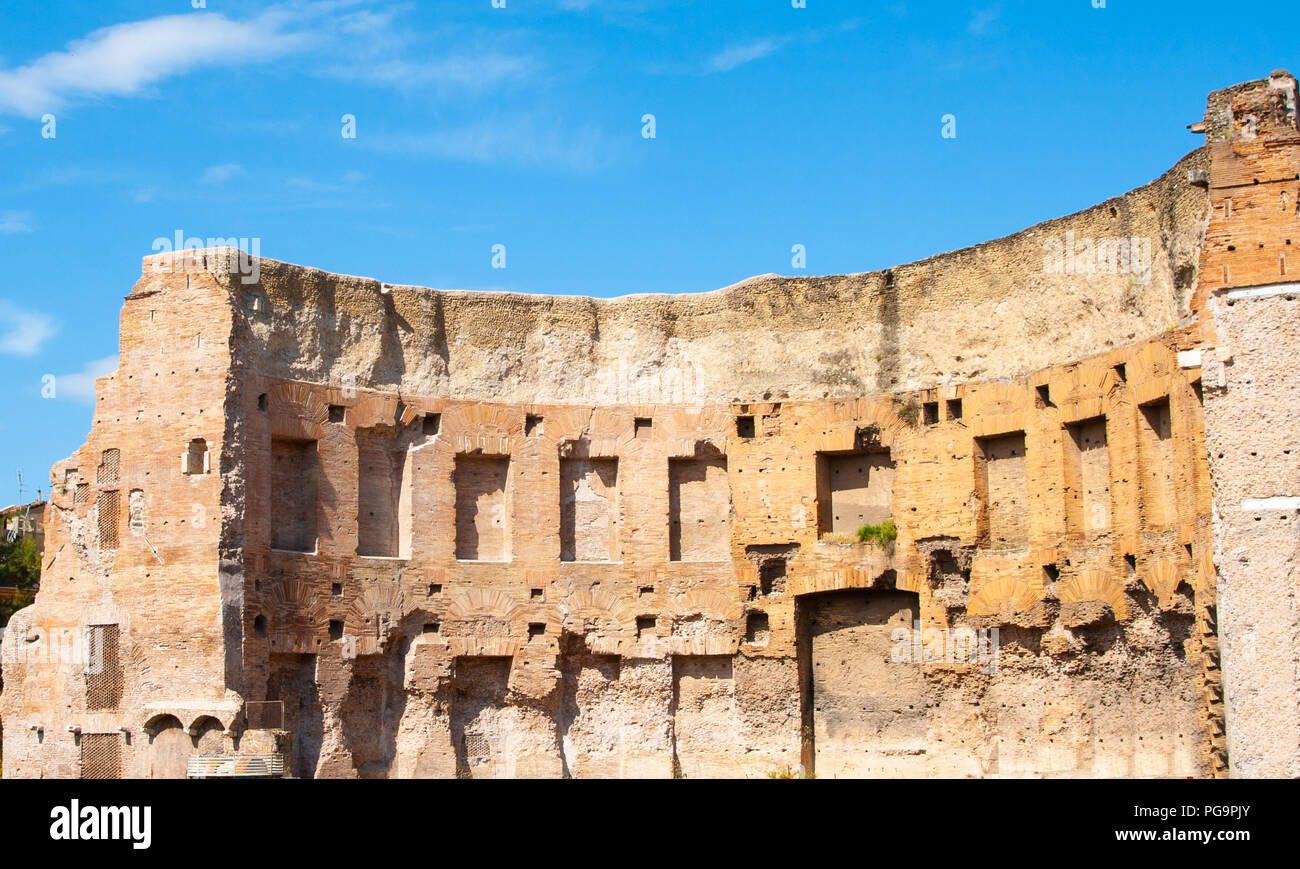 Ruines Romaines d'affichage Historique et structure en brique rouge décoratif à Rome Banque D'Images