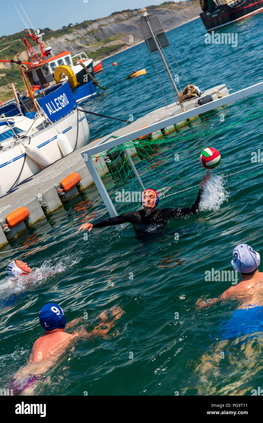 L'eau de mer Splash Lyme Polo Championships Banque D'Images