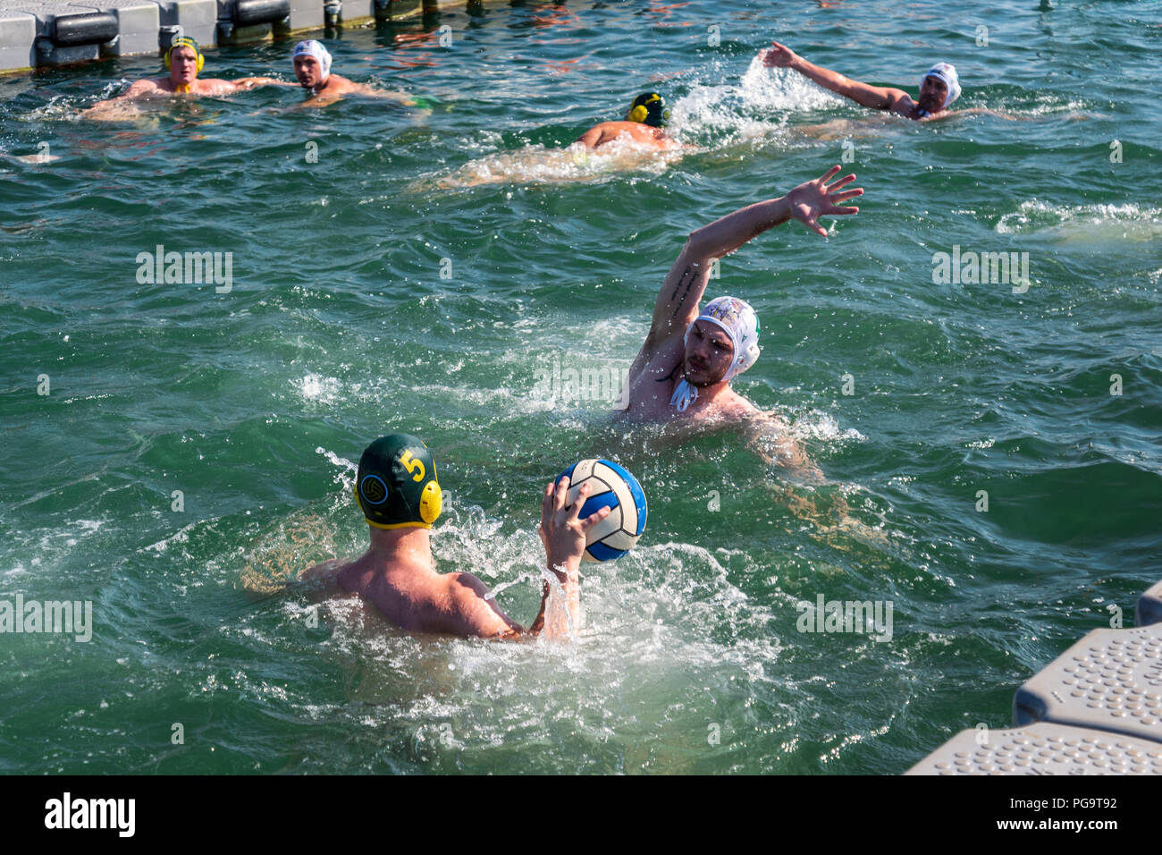 L'eau de mer Splash Lyme Polo Championships Banque D'Images