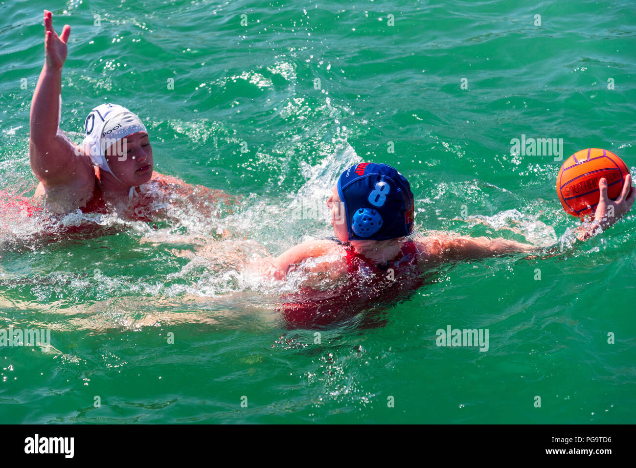 L'eau de mer Splash Lyme Polo Championships Banque D'Images