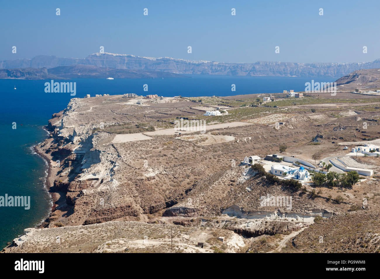Vue sur la caldeira de Santorin à partir de la partie sud de l'île. Banque D'Images