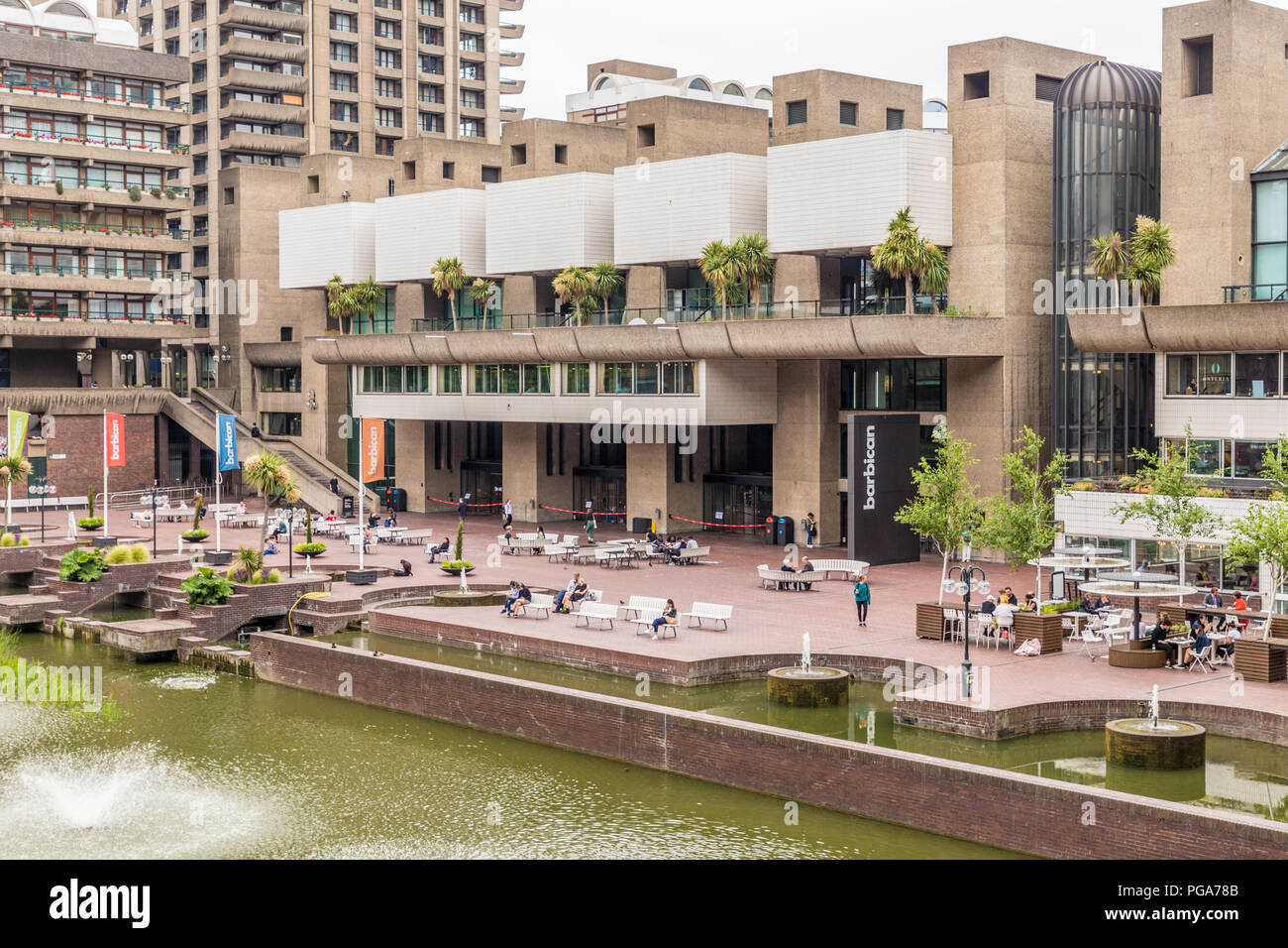 Une vue typique dans la région de barbican à Londres Banque D'Images