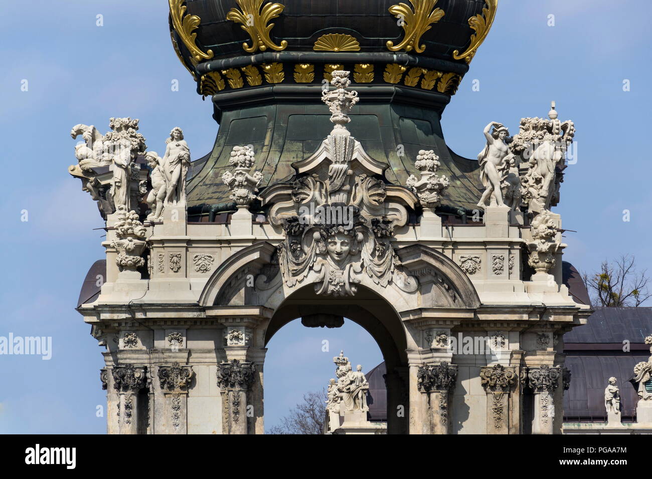 Meeting point Kronentor, détail de la porte de la Couronne, le palais Zwinger, Dresden, Allemagne Banque D'Images