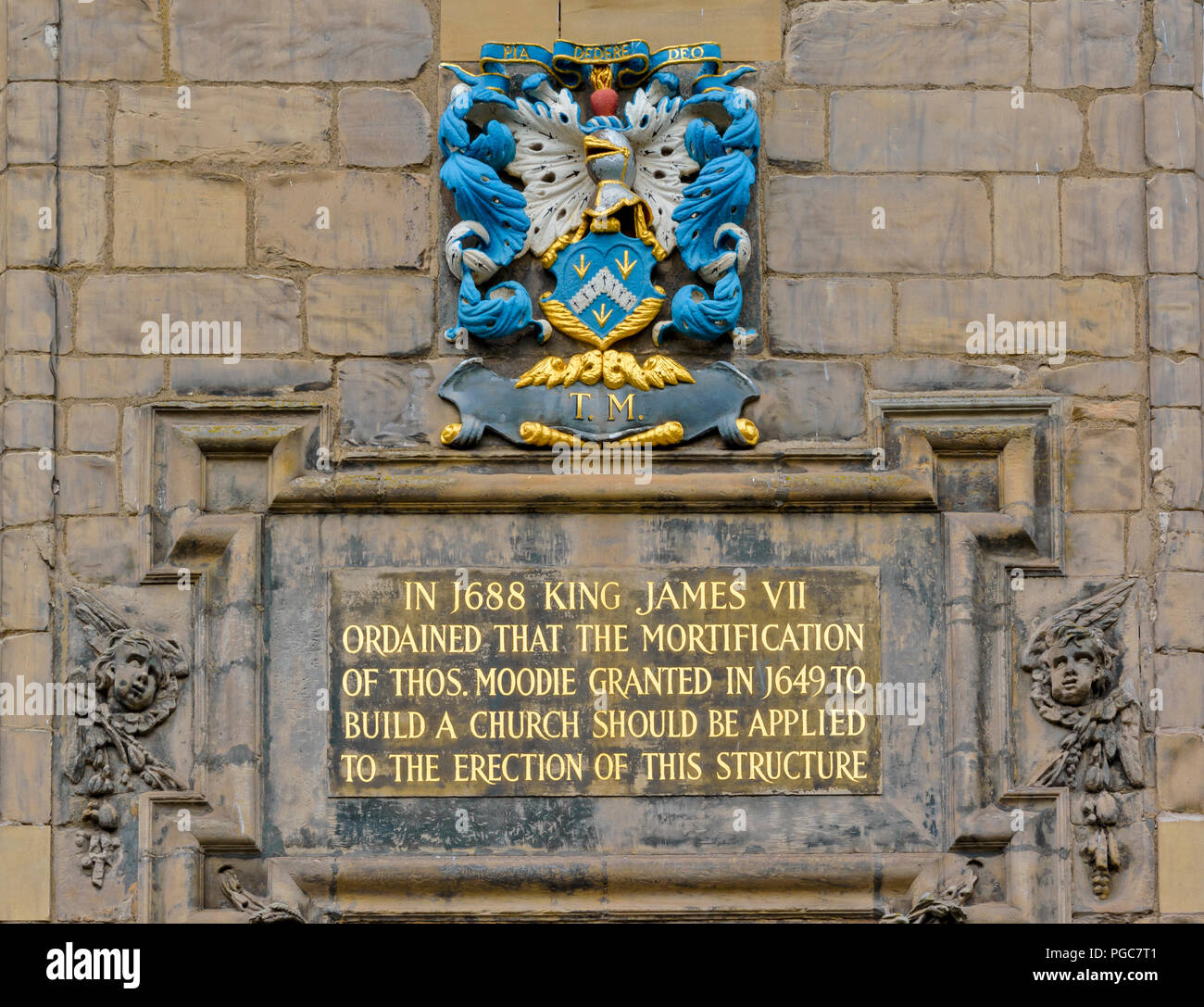 Edimbourg ECOSSE ROYAL MILE CANONGATE ET PLAQUE AU MUR DE CANONGATE KIRK 1688 LE ROI JACQUES VII Banque D'Images