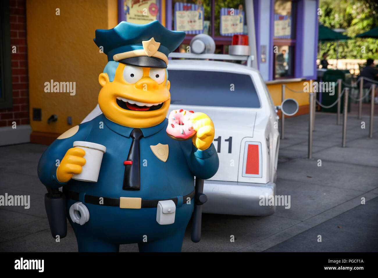 Los Angeles, États-Unis d'Amérique - Juillet 21, 2017 : Clancy Wiggum figure à l'Universal Studio à Hollywood. Banque D'Images