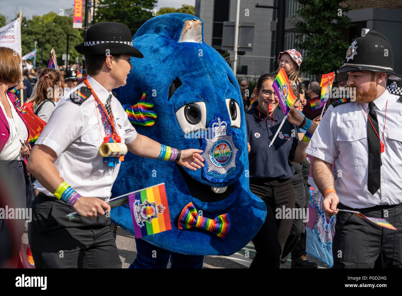 Cardiff, Pays de Galles, le 25 août, 2018 agents de police:participer à l'assemblée annuelle Pride Parade Cymru à Cardiff au Pays de Galles le 25 août 2018 ©Daniel Damaschin Crédit : Daniel Damaschin/Alamy Live News Banque D'Images