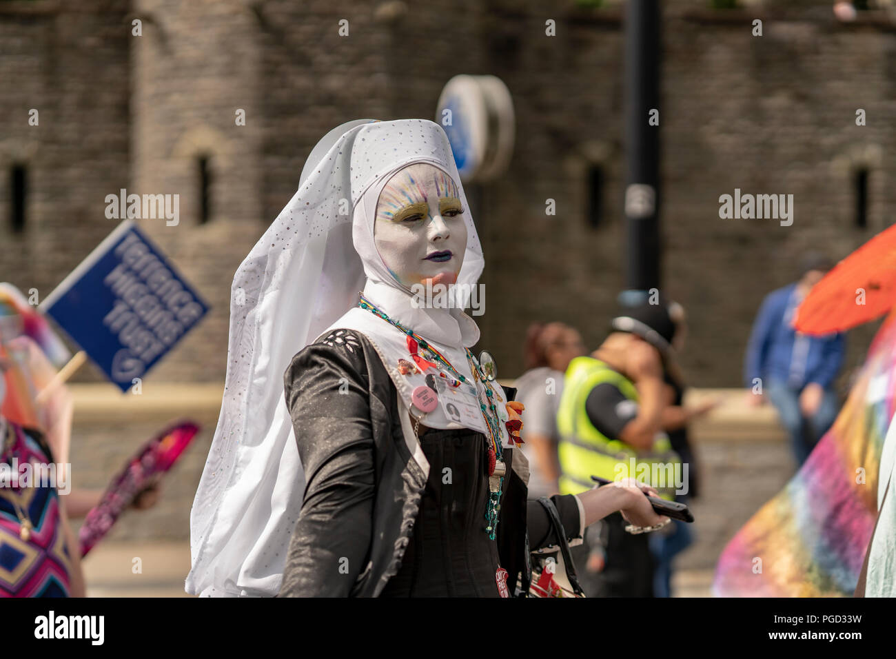 Cardiff, Pays de Galles, le 25 août 2018 : Drag Queens participer à l'assemblée annuelle Pride Parade Cymru à Cardiff au Pays de Galles le 25 août 2018 ©Daniel Damaschin Crédit : Daniel Damaschin/Alamy Live News Banque D'Images